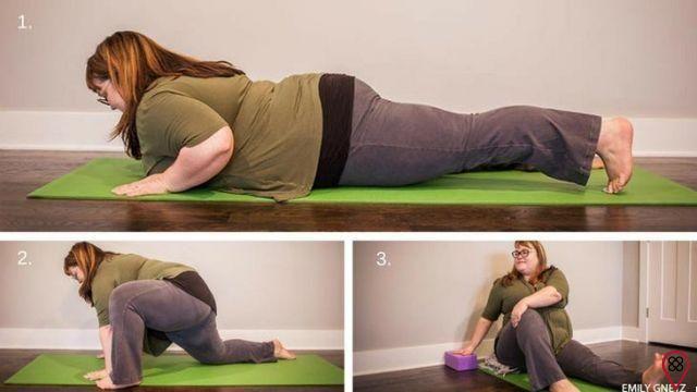 Yoga para curvas: 3 formas de hacer espacio para tu vientre en cualquier postura
