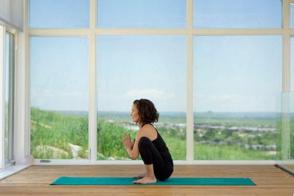 5 posturas de yoga que son perfectas justo antes de correr